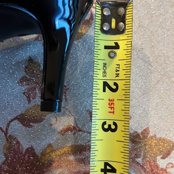 Ladies Life Stride Black Sling back Shoe size 6.5 M. - Picture 2 of 6